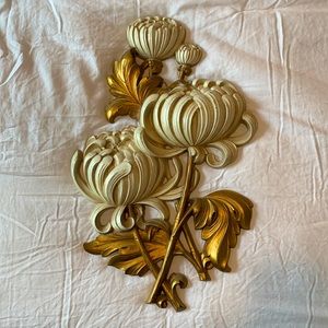 Syroco, gold and white flower wall hanging